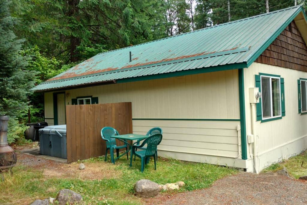 Hall Creek Cabin Пакууд Екстериор снимка