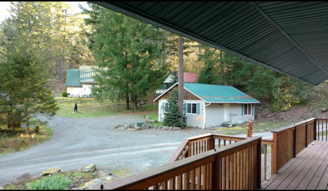 Hall Creek Cabin Пакууд Екстериор снимка